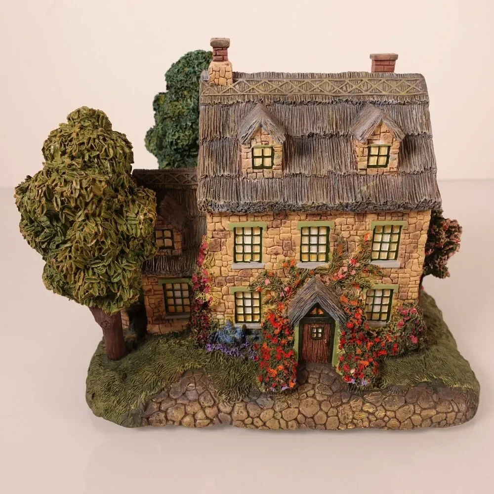 Hawthorne Village Lighted Stonebrooke Inn by Thomas Kinkade Lamplight 79984